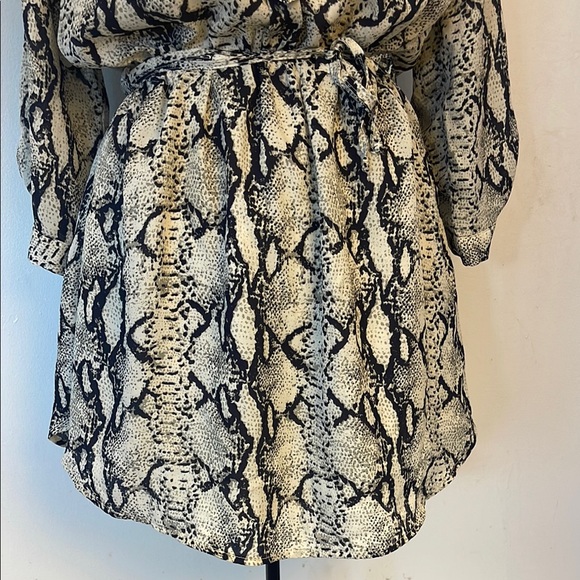 A’GACI | Multicolored Tie Front Ruffled Mini Dress Size Medium - Picture 3 of 8